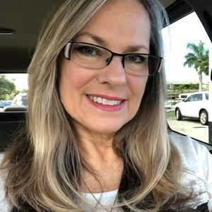 Meet your Posher, Julie